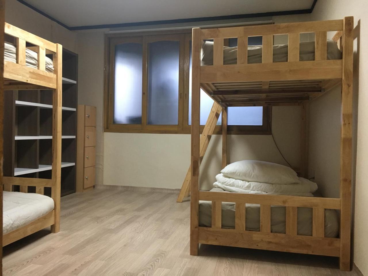 Busan Backpackers Exterior photo